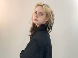 camwhore masturbating with vibrator NildaFabros