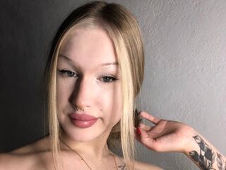 camgirl playing with sextoy PriscillaMore