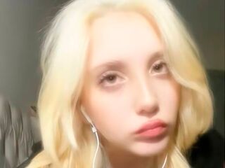 girl showing pussy RubiAntonakos