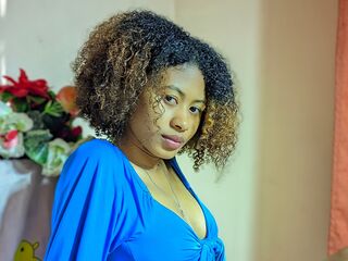 camslut topless SaholyCloe