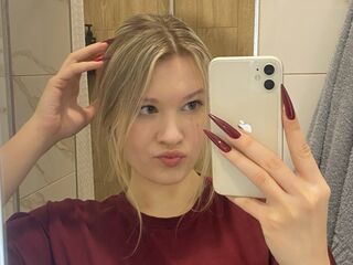 naughty camgirl photo SkyeDavi