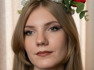 naughty cam girl masturbating with dildo SlyviaQuinonez