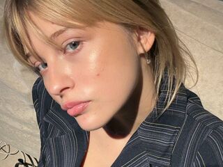 hot camslut SoledadMadon