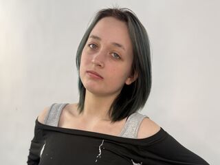 masturbating webcamgirl SoleneWinter