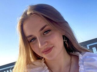 camgirl shaving pussy SonyMiller