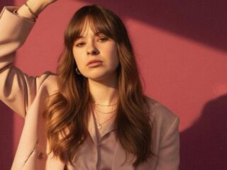 naughty cam girl fingering pussy TerinaLairmore