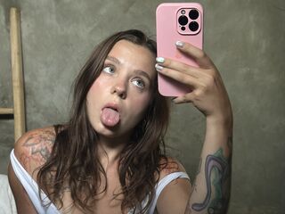 cyber sex cams TomikaLuczki