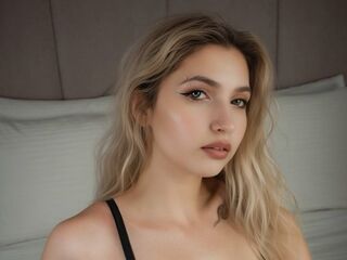 cam girl playing with vibrator VikyMorgan